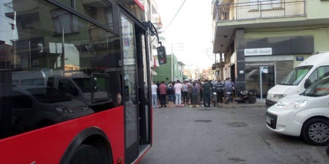 Cemaat yolda namaz kıldı, halk otobüsü kontak kapattı