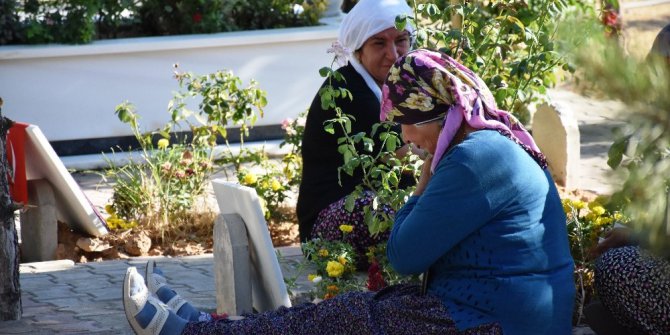Malatya’da şehitlikte hüzünlü bayram