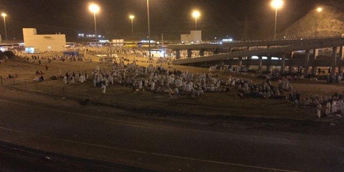 Milyonlar şeytan taşlayıp hacı oldu