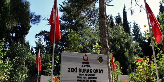 Şehitlikte hüzünlü bayram