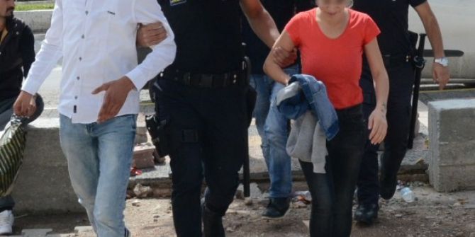 Genç Kızı Uyuşturucuya Alıştırdıkları İddia Edilen 4 Kişi Yakalandı