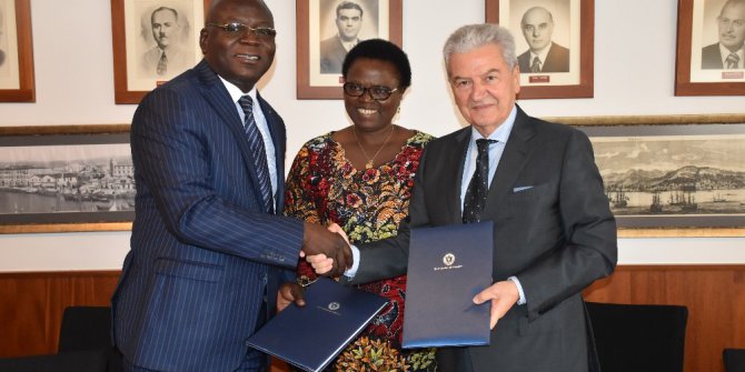 100 kardeşli İzmir Ticaret Odası