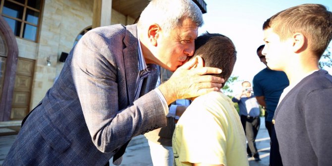 Başkan Karaosmanoğlu: “Arakan katliamına göz yumanları kınıyorum”