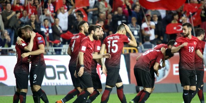 A Milli Futbol Takımı, Dünya Kupası yolunda Ukrayna karşısında
