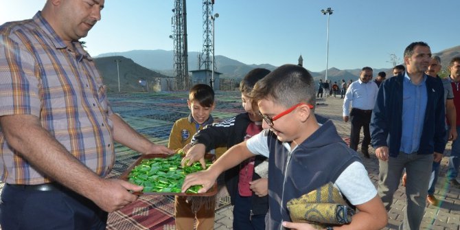 Gedik Namazgahındaki bayram namazına yoğun ilgi