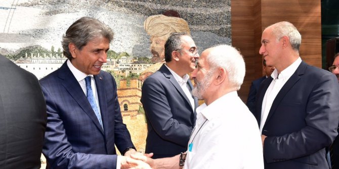 Başkan Mustafa Demir Fatihlilerle bayramlaştı