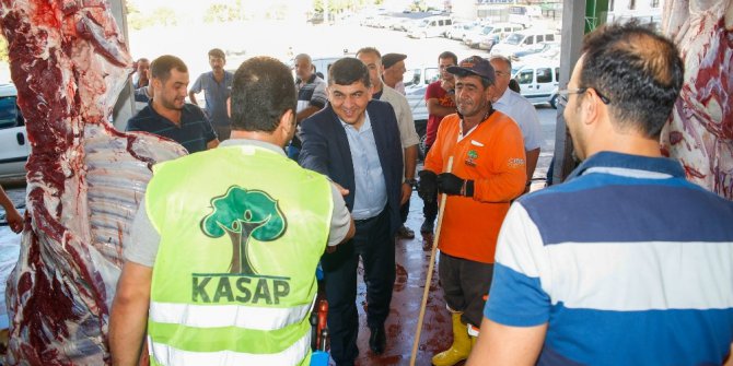 Fadıloğlu vatandaşlarla bayramlaştı