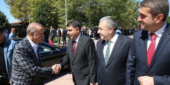 Cumhurbaşkanı Recep Tayyip Erdoğan cuma namazını Orman Bölge Müdürlüğü Camii’nde kıldı