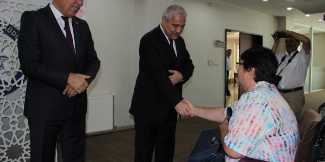 Manisa protokolü bayramlaştı