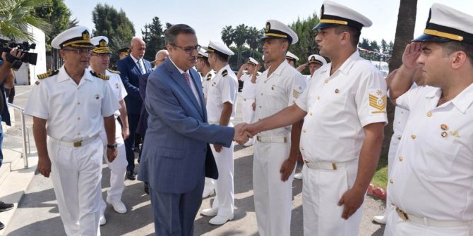 Vali Su, güvenlik güçleriyle bayramlaştı