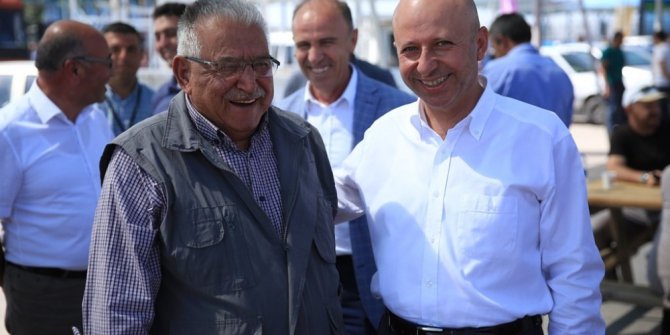 Başkan Çolakbayrakdar Oymaağaç’da Vatandaşlarla Bayramlaştı