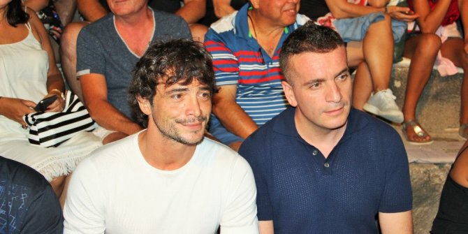 Sıla gözlerini Ahmet Kural’dan ayıramadı