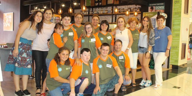 Anneler ve down sendromlu çocukları iş başında