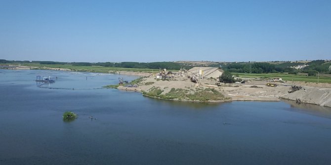 Satılamayan Meriç Nehri kumundan sedde yapılıyor