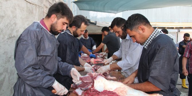 Van’da toplu kurban kesimi