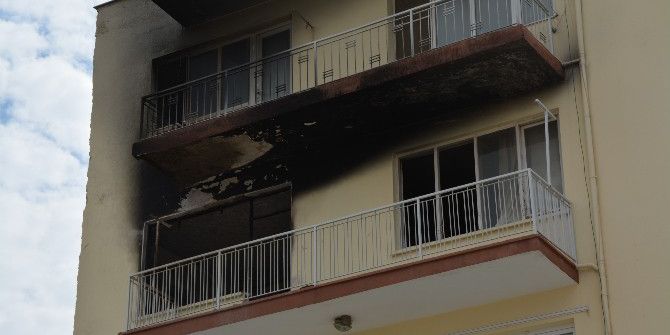 Yangında Mahsur Kalan Öğretmen Son Anda Kurtarıldı