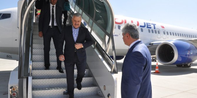 Bakan Ahmet Arslan Kars’ta