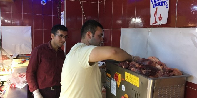 Kasap ve marketlerde kıyma mesaisi