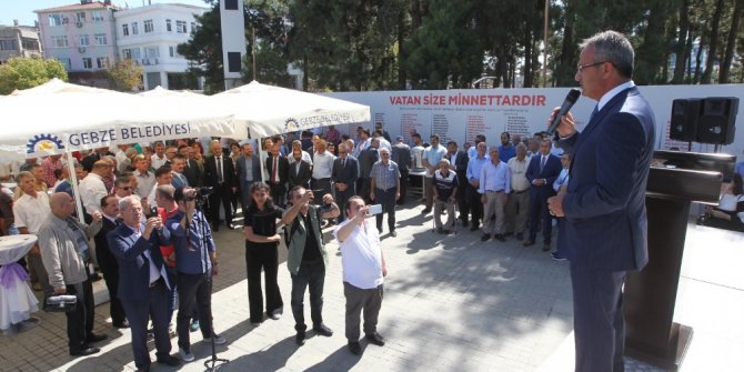 Gebze meydanda bayramlaştı