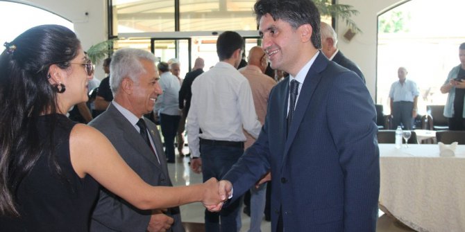 İskenderun’da halk ile protokol bayramlaştı