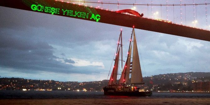 Greenpeace’in Rainbow Warrior Gemisi Boğaz’dan Geçti