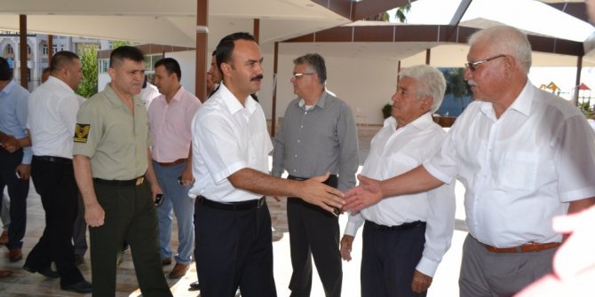 Kaymakam Taşdan, güvenlik güçleri ve vatandaşlarla bayramlaştı