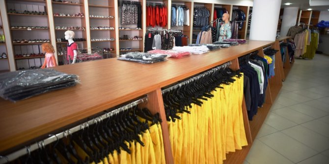 Kemalpaşa’da açılan sosyal market 1 yaşında