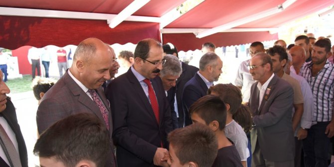 Tekkeköy meydanda bayramlaştı