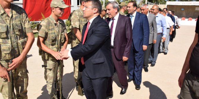 Kaymakam Çimşit askerlerle bayramlaştı