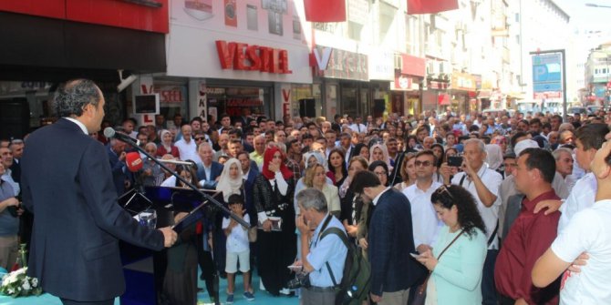 AK Parti’de coşkulu bayram kutlaması