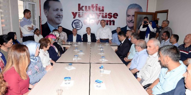 AK Parti Kula ve Gördes’te bayramlaşma töreni