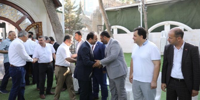 Çiftçi vatandaşlarla bayramlaştı