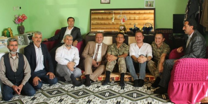 Çaldıran’da protokol, şehit ve gazi ailelerini ziyaret etti