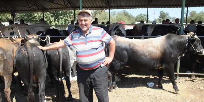 Burhaniye’de kasaplar fazla mesai yaptı