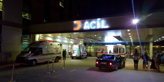 Bayramlaşmadan dönen aile kaza yaptı: 5 yaralı