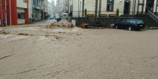 Trabzon Ve Giresun’da Şiddetli Yağış