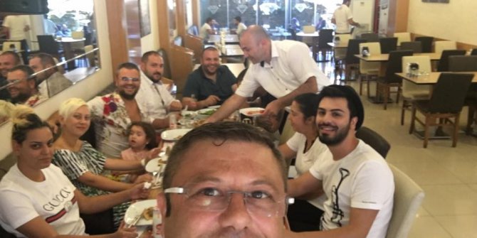 Yakışıklı şarkıcı Yüreyi’den Yenipazar pidesine tam not