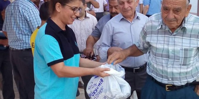 Büyükşehir vatandaşla bayramlaştı