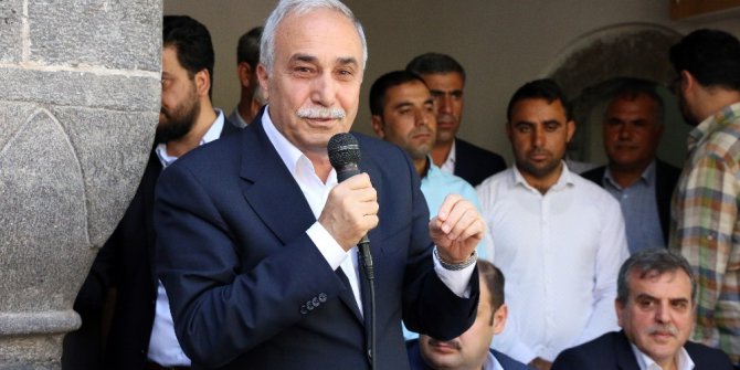 Bakan Fakıbaba: "Bizi ayırmaya çalışıyorlar"