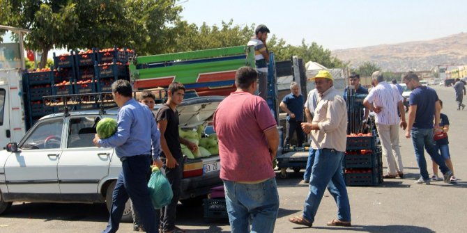 Kurban Bayramında kapanan hal pazarı üreticiyi zora soktu