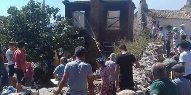 Söke’de yangın bir aileyi evsiz bıraktı