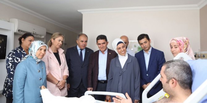 Buca’daki saldırıda yaralanan Kayar’a AK Partililerden ziyaret