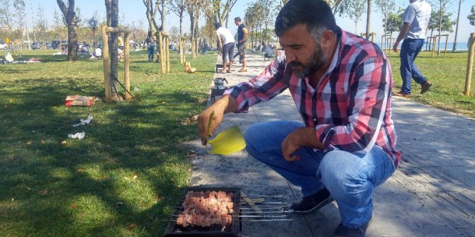 Mangalcılar sahile indi