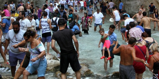 Saklıkent Kanyonu’nda adım atacak yer kalmadı