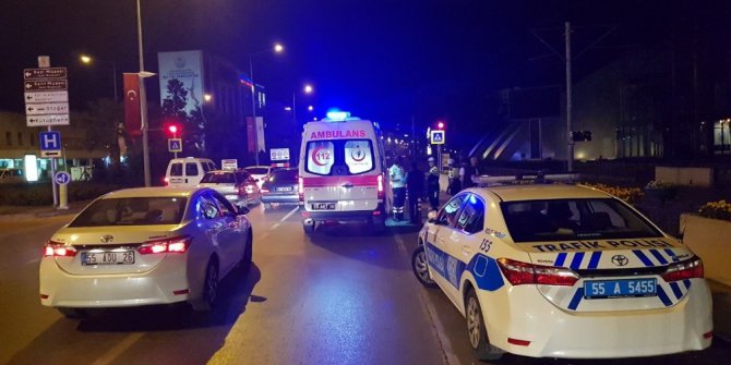 Motosiklet otomobile çarptı: 1 yaralı