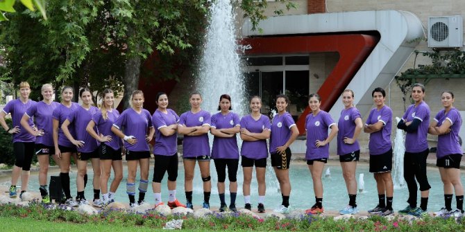 Paşa’nın Melekleri Türkiye Kupası için İzmir’e gidiyor