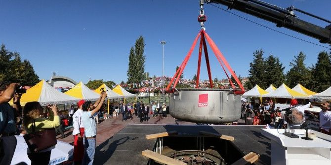 Gaziantep, Dünya Barışı İçin 3 Ton 192 Kilo Aşure Pişirdi