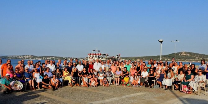 Dedeleri, babaları başlattı, onlar gelenekselleştirdi