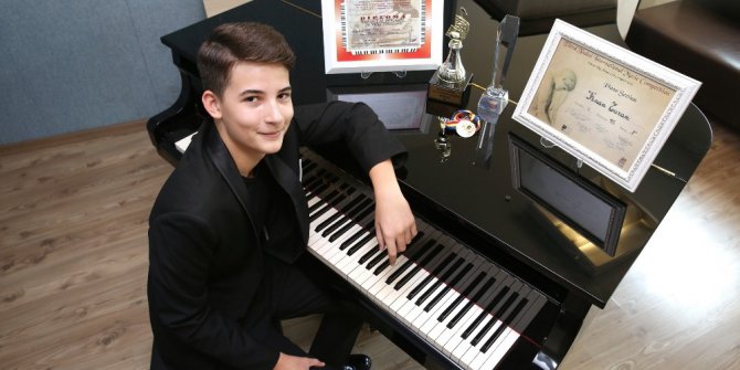 İzmirli piyanist Kaan’a uluslararası ödül