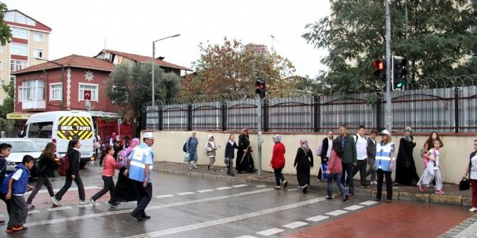 Kartallı Öğrenciler Zabıtaya Emanet